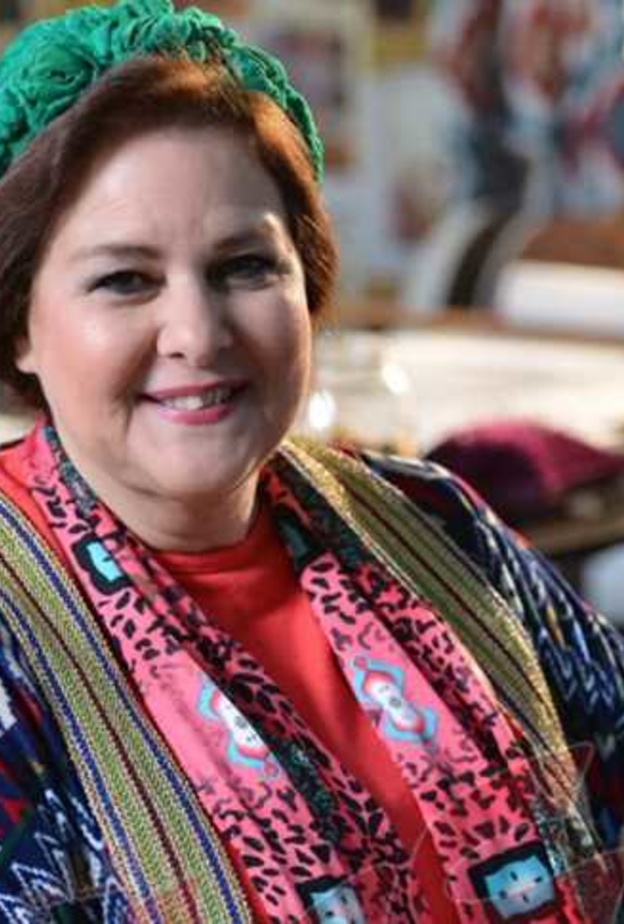 دلال عبدالعزيز