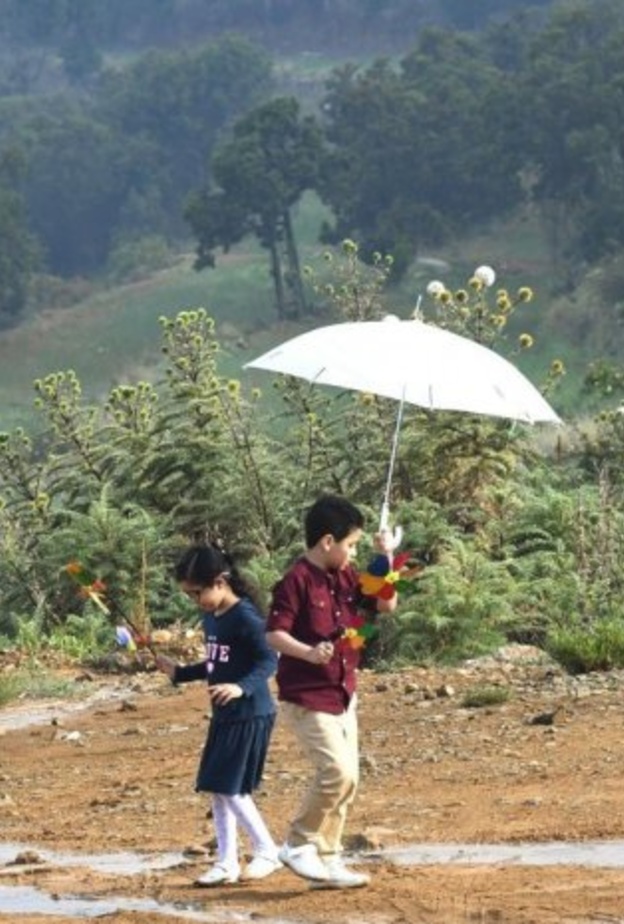 أجواء من المرح والسعادة يعيشها الصغار في عسير