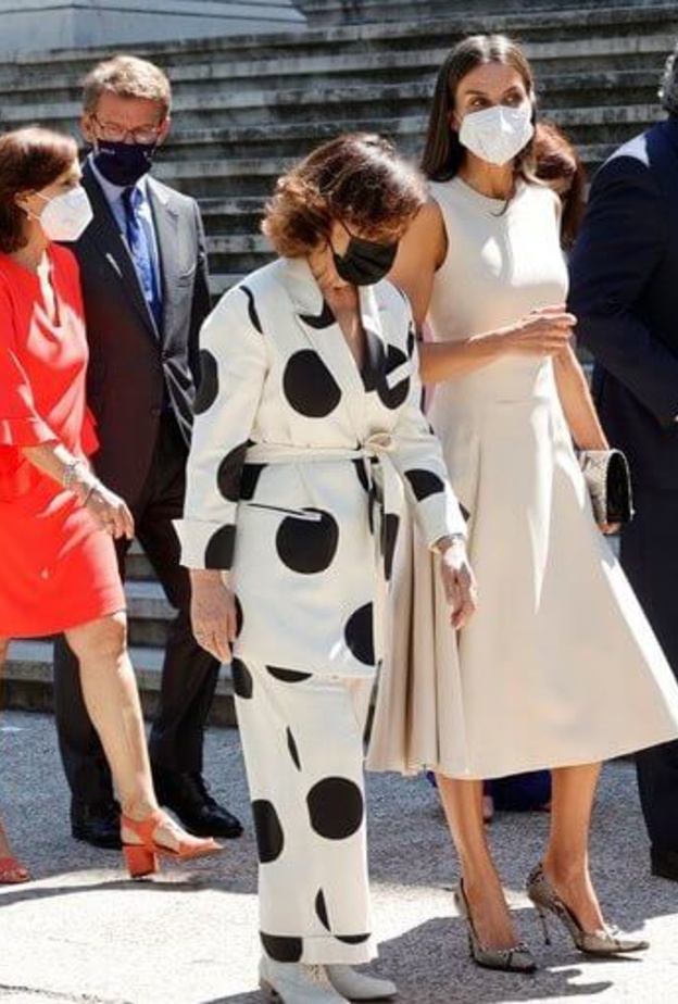 الملكة ليتيزيا تفتتح معرض إميليا باردو بازان