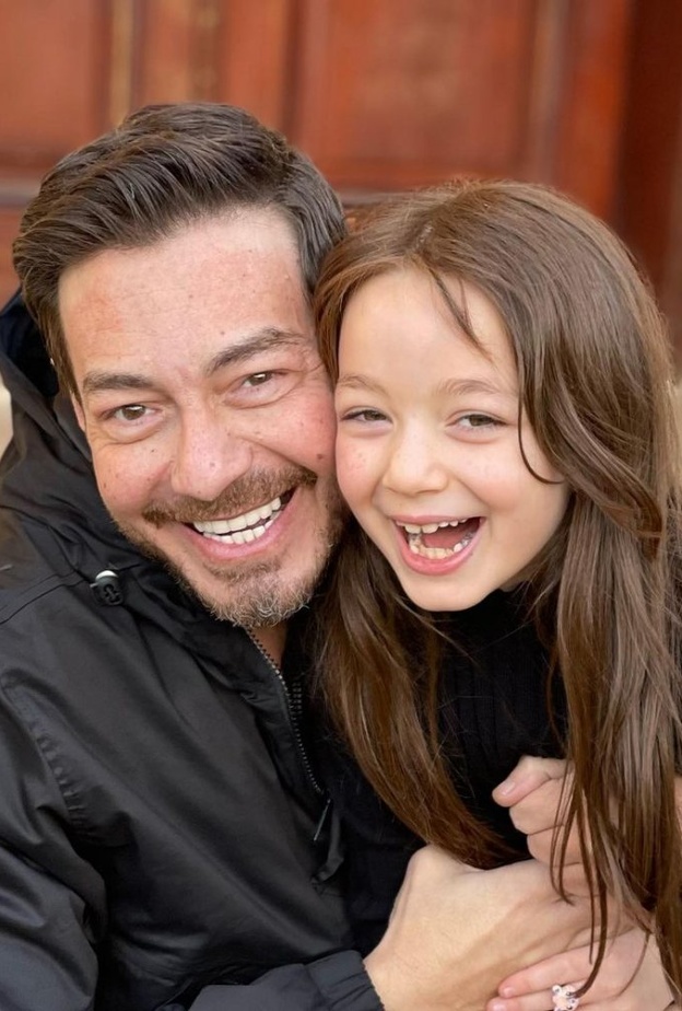 أحمد زاهر وابنته منى