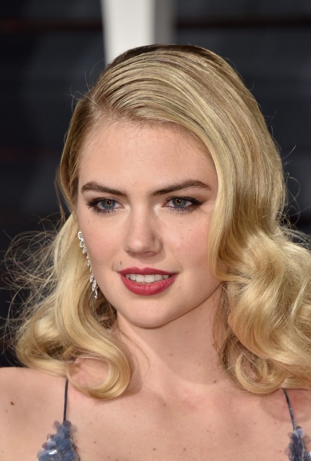 تسريحة شعر كلاسيكية على طريقة كيت