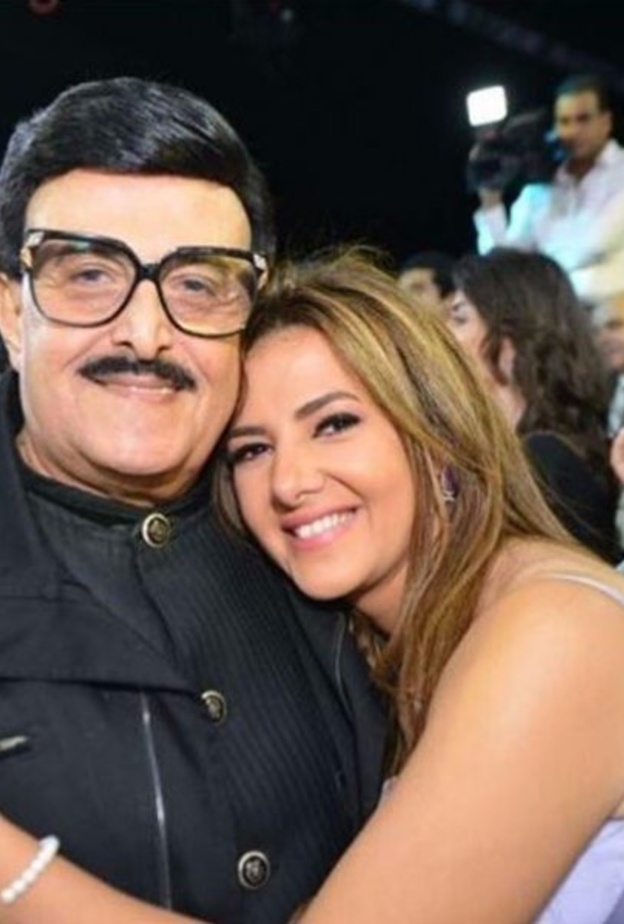 دنيا سمير غانم مع والدها الراحل