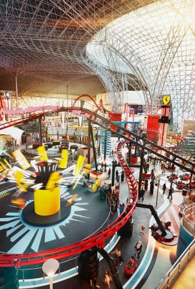  مدن الملاهي في أبوظبي عالم فيراري