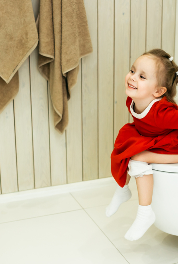  10 حيل تشجع الطفل على دخول الحمام