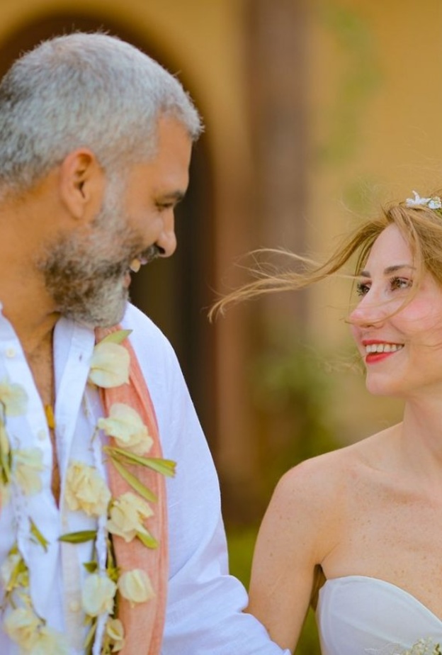 هاني عادل وزوجته