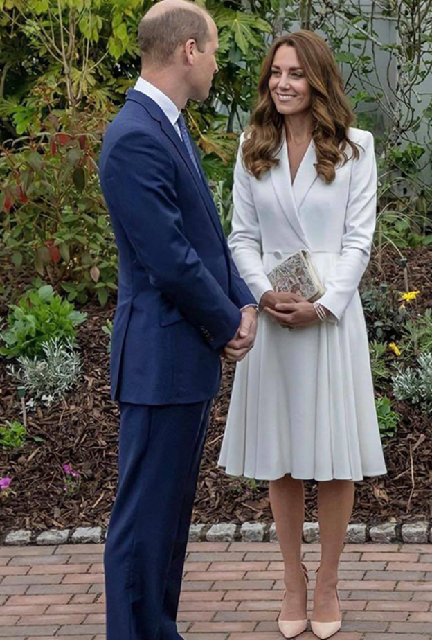 اطلالة كيت ميدلتون بالفستان الابيض من توقيع دار ألكسندر ماكوين ‏Alexander McQueen