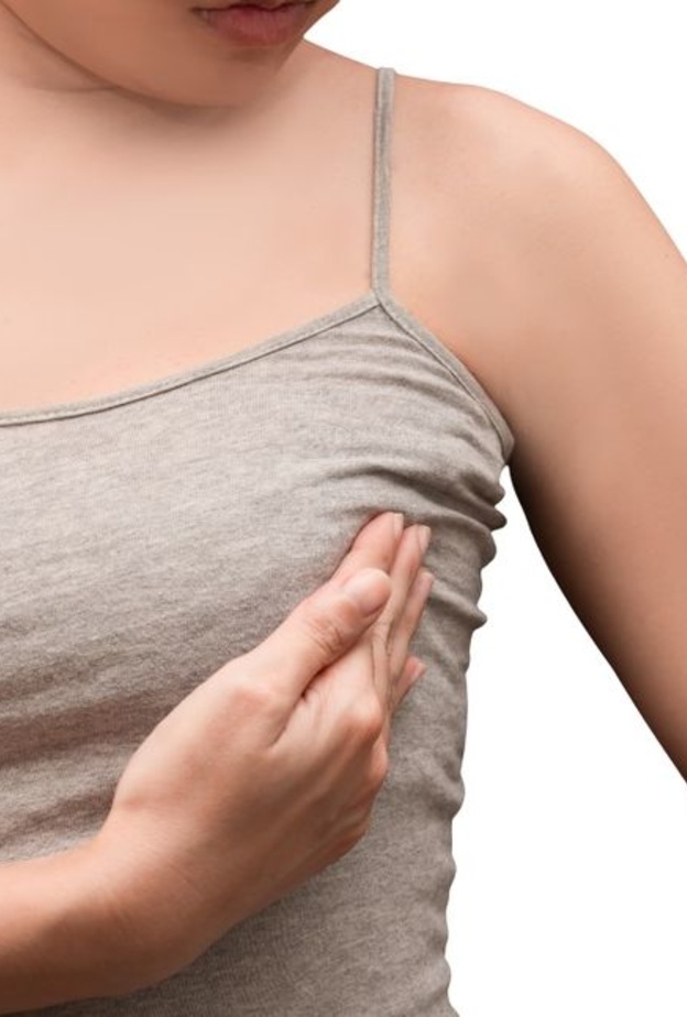  هل الم الثدي بعد الدورة طبيعي وما هي الاسباب