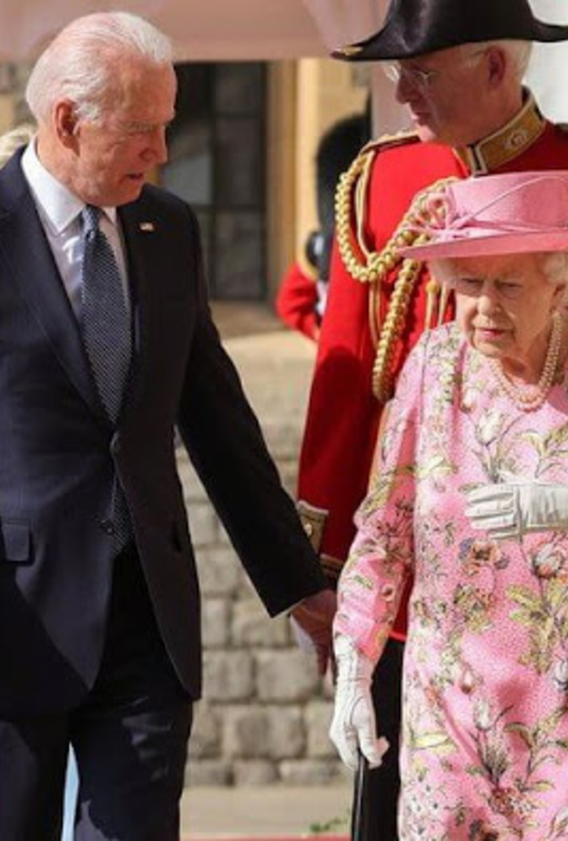 ملكة بريطانيا تستقبل رئيس الولايات المتحدة وزوجته في قلعة وندسور