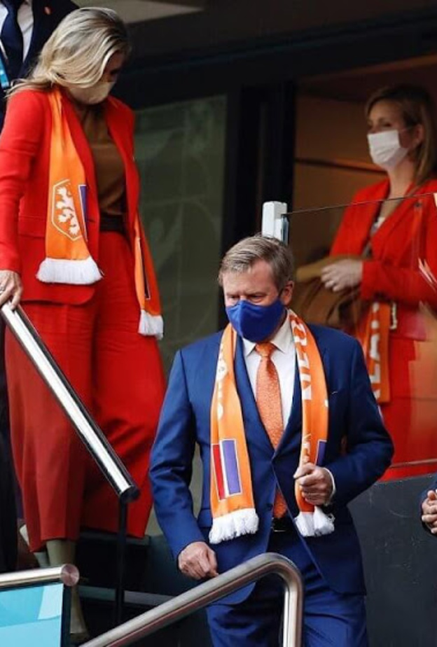 ملك وملكة هولندا يحضران مباراة هولندا وأوكرانيا في بطولة الأمم الأوروبية