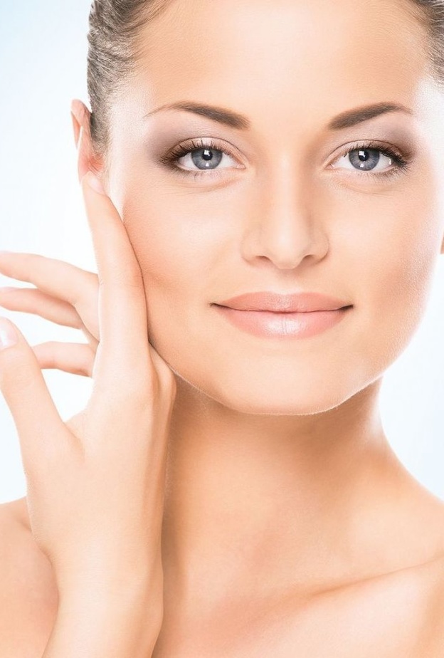 أفضل روتين يومي صباحي للحصول على بشرة نقية وصافية في الصيف