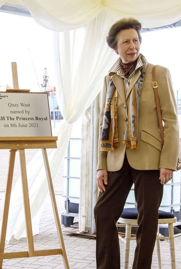 الأميرة آن تفتتح توسعة جديدة لميناء كرومارتي فيرث