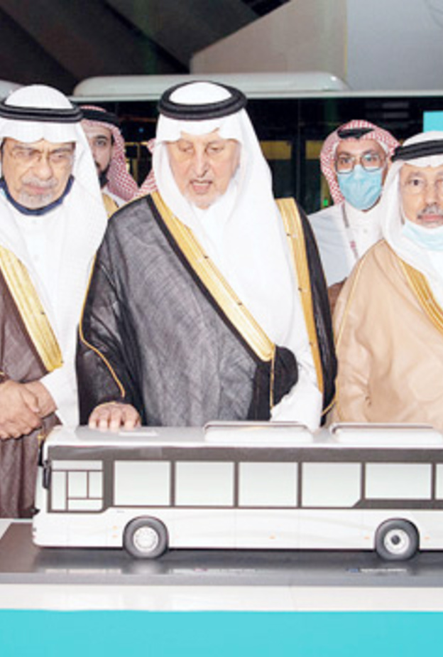 تدشين نموذج حافلات النقل العام في العاصمة المقدسة