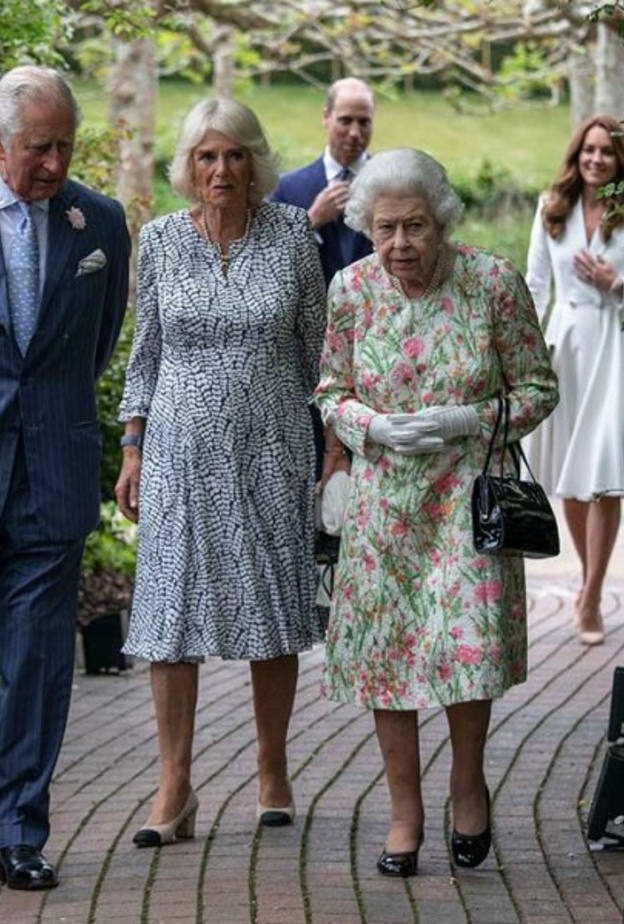 في أحدث لقاء بينهما.. ما هو اللقب الشخصي الذي حيت به كيت ميدلتون الأمير تشارلز؟