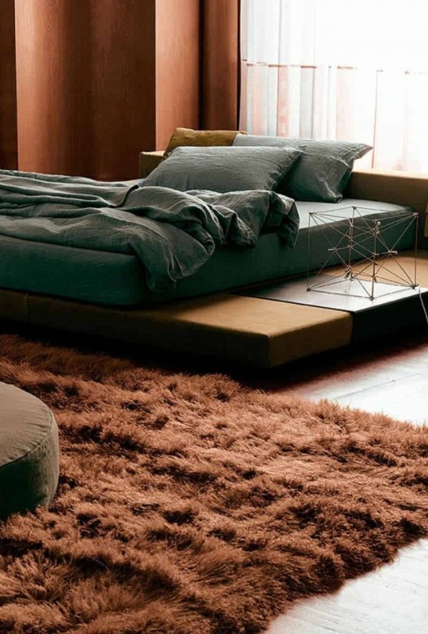  الخشب يضيف الدفء على ديكور غر فة نوم عصرية