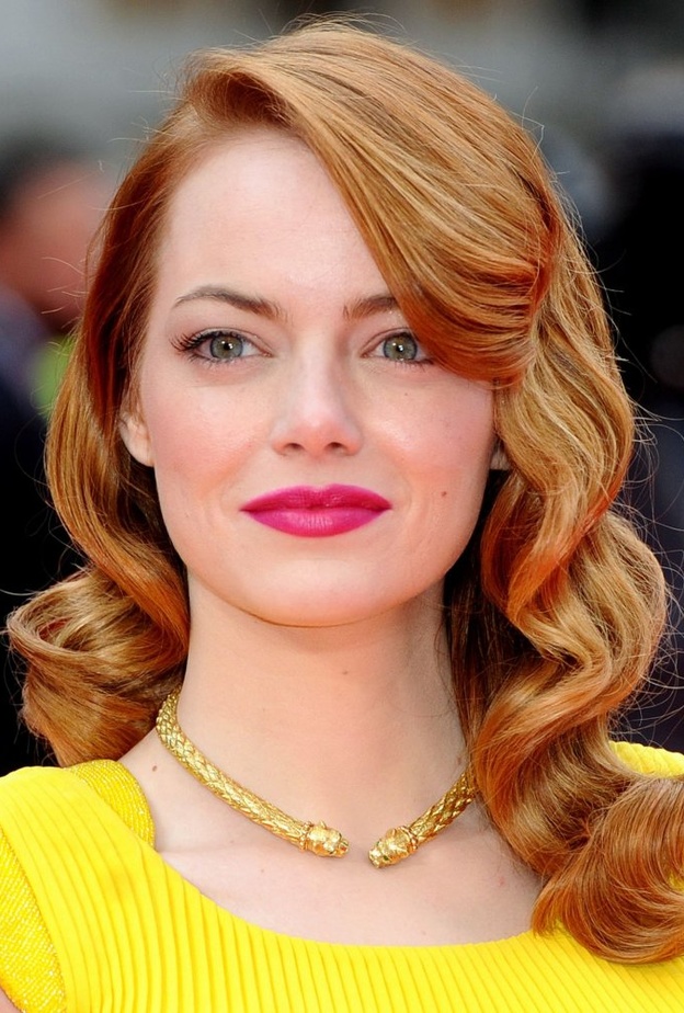  الوان احمر شفاه زهري قوي ومشرق بأسلوب Emma Stone