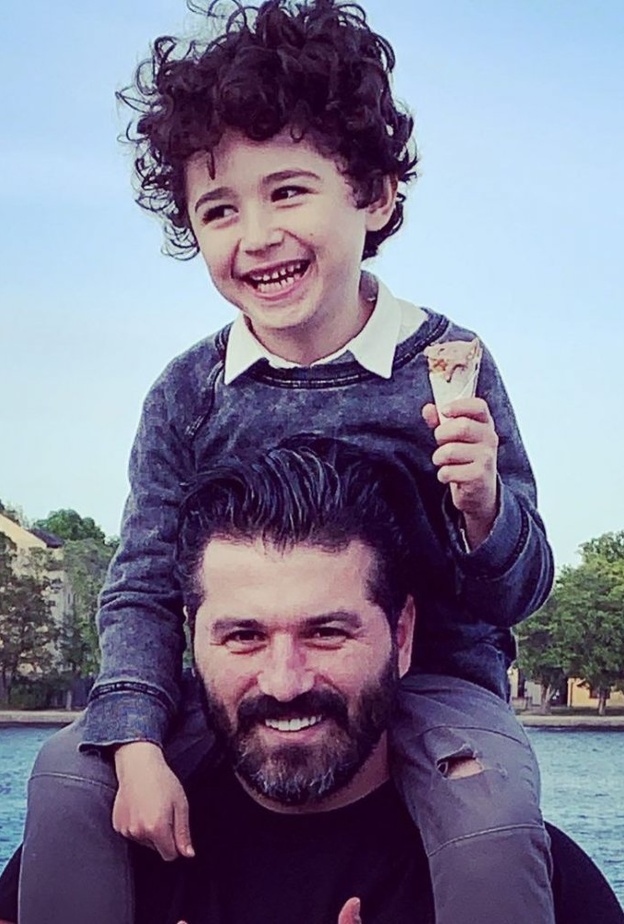 يزن السيد ونجله