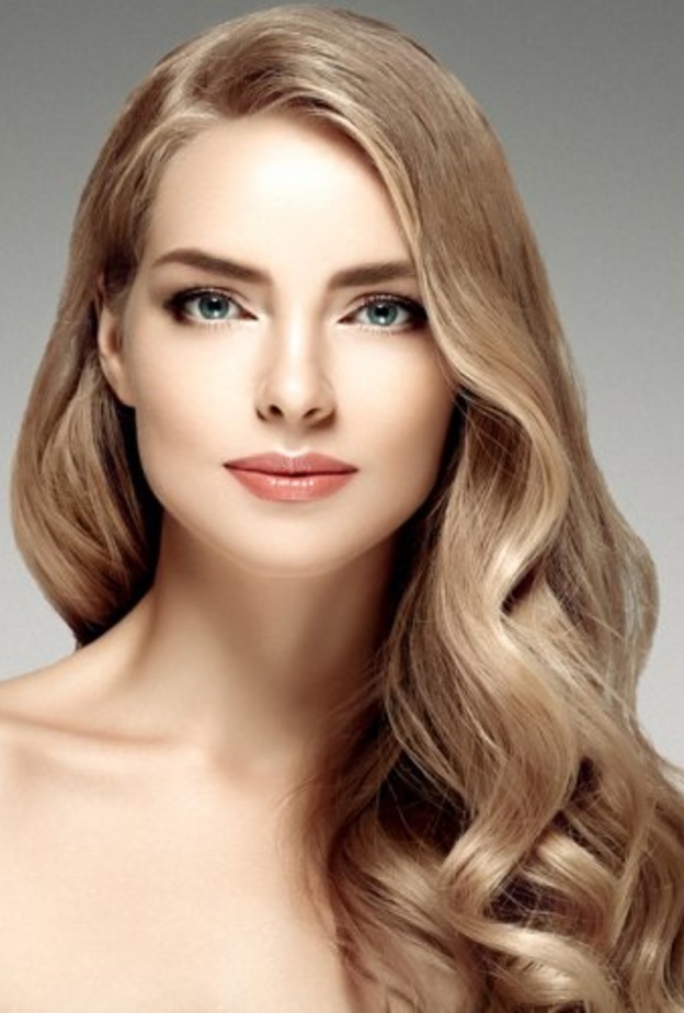  خلطات طبيعية بالافوكادو للعناية بالشعر المصبوغ التالف 2021