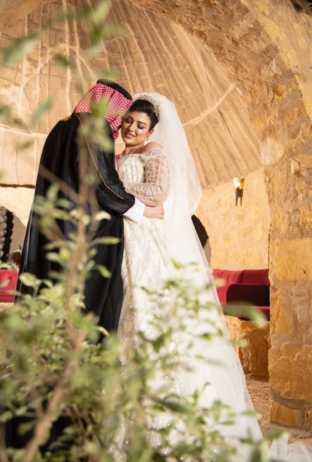 تصوير عروسين بكاميرا المصورة السعودية رغد العنزي