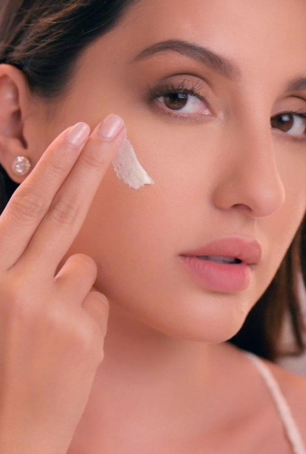 ازيل بيوتي تُعلن عن تسمية نورا فتحي كأول سفيرة للعلامة حول العالم