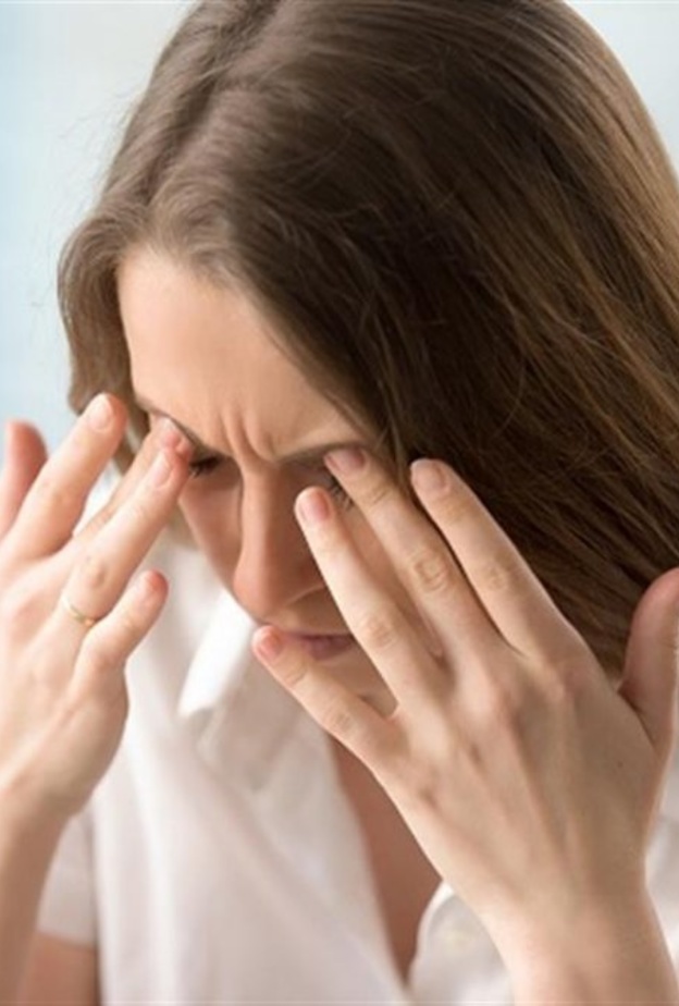 ماهي اعراض قرحة القرنية وما اسبابها