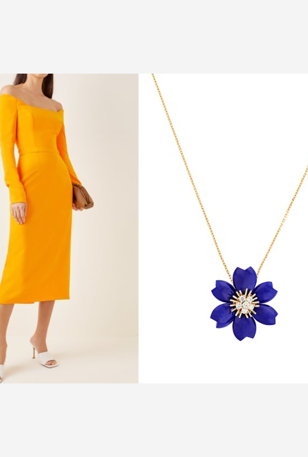  سلسال من Van Cleef & Arpels مع فستان من Carolina Herrera