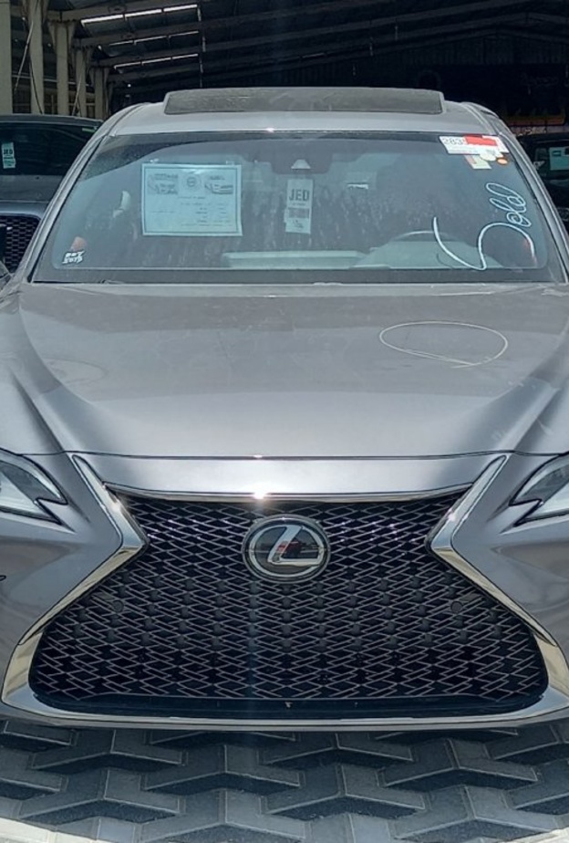 لكزس تعلن عن سيارتها ES 350 F-Sport FF الجديدة كليا