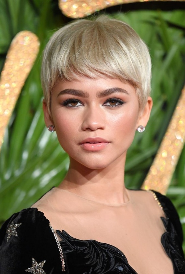 أفكار قصات شعر صبياني لإطلالة عصرية جريئة بأسلوب النجمات