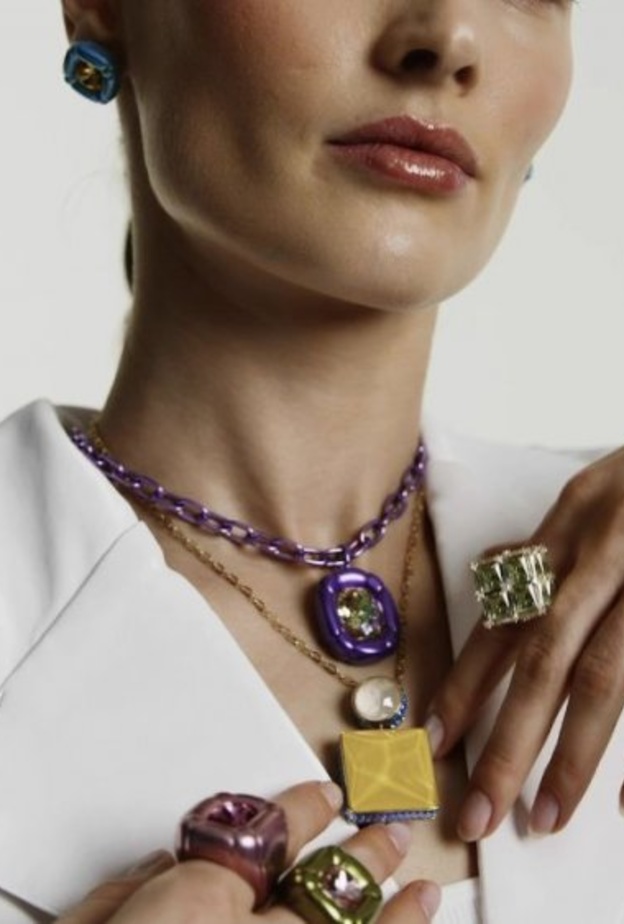  Swarovski ​​​​​​​