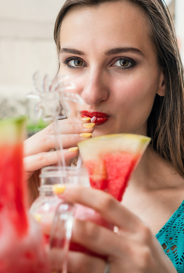  مشروبات لانتفاخات البطن يشملها مشرب البطيخ الخالي من السكر