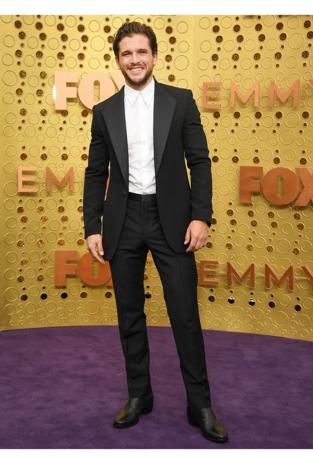 تنسيق اطلالات البدلة الرسمية لعيد الاب على طريقة نجوم هوليوود