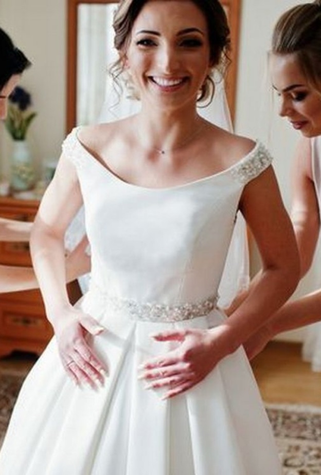 خلاف بين عروس ووصيفة الشرف بسبب حلوى الدونات !