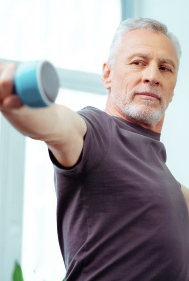 تمارين رياضية فعالة للأباء فوق الخمسين لصحة أفضل