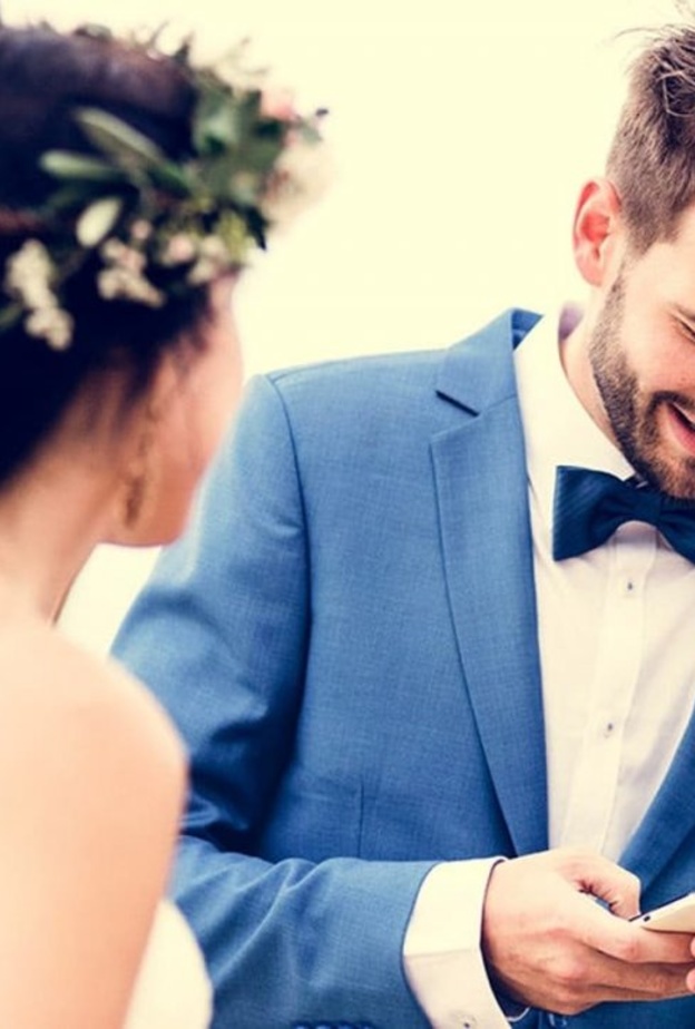  العريس انشغل بتفقد سعر العملات المشفرة