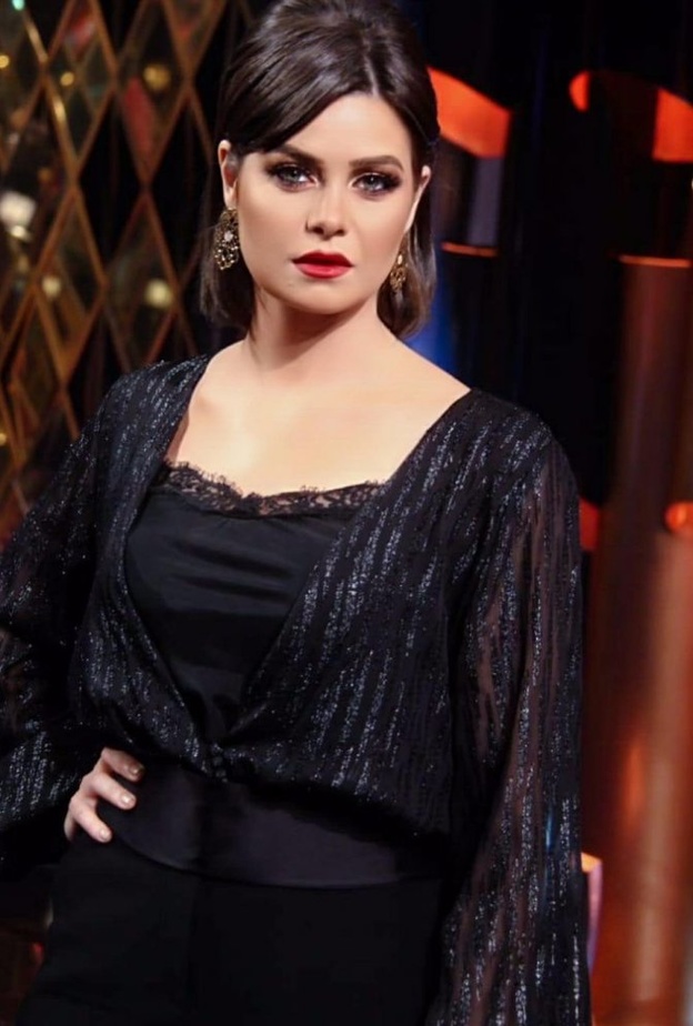 يسرا اللوزي