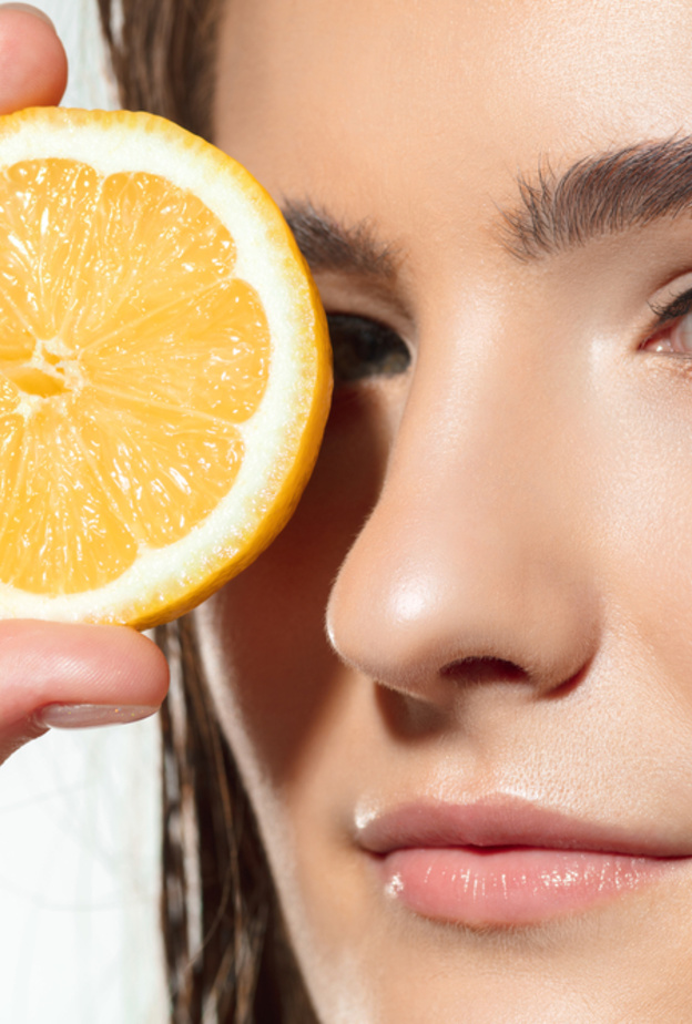  ما هي فوائد واضرار الليمون للعناية بالبشرة