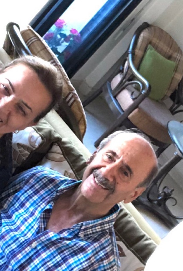 تيم حسن ووالديه