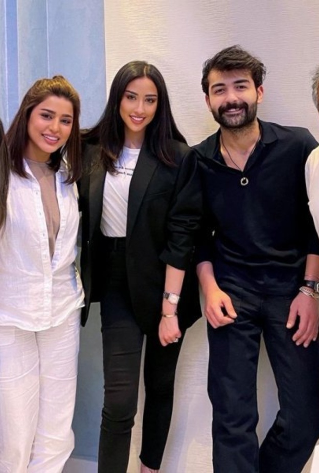 الفنانة صمود مع النجوم