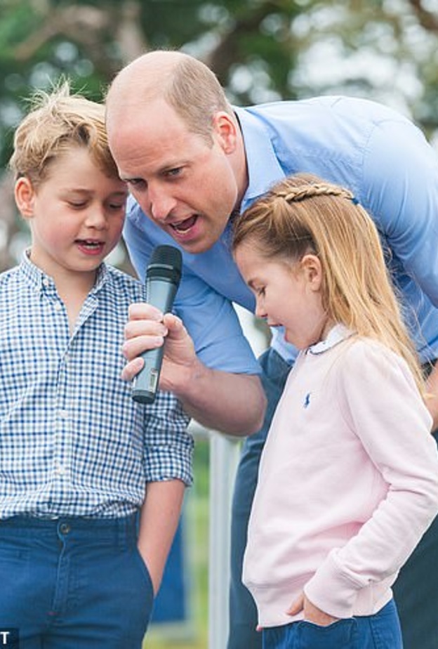 صورة لم تنشر من قبل للأمير وليام وأطفاله الثلاثة بمناسبة يوم عيد الأب