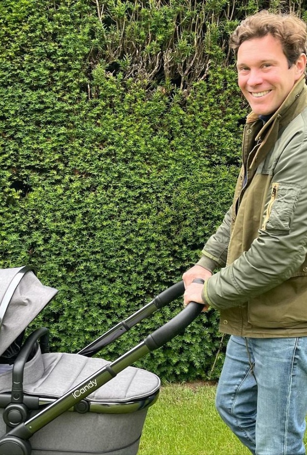 الأميرة يوجين تنشر صورة جديدة لزوجها وطفلهما بمناسبة عيد الأب