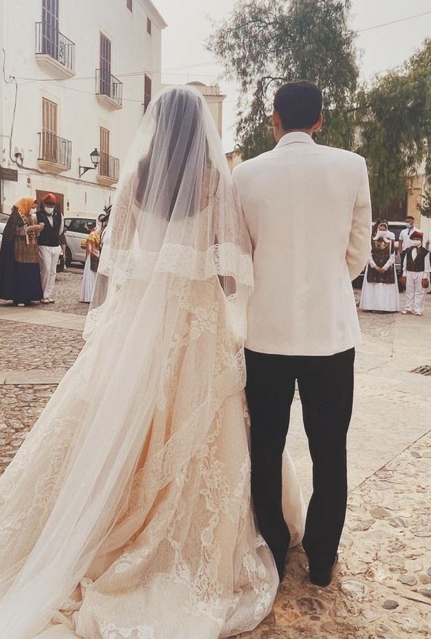 باولا فندي ارتدت فستان زفاف من فالنتينو