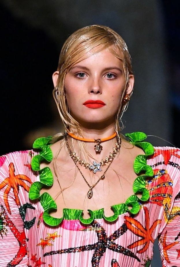 من عروض أزياء فيرساتشي Versace