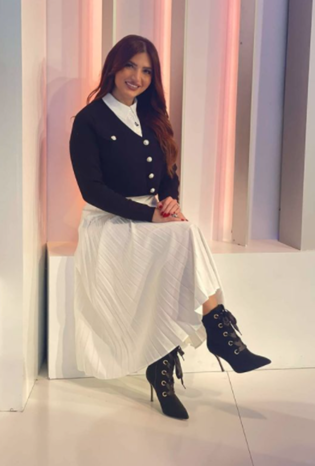 موديلات ازياء تناسب العمل مستوحاة من اطلالات سميرة مدني