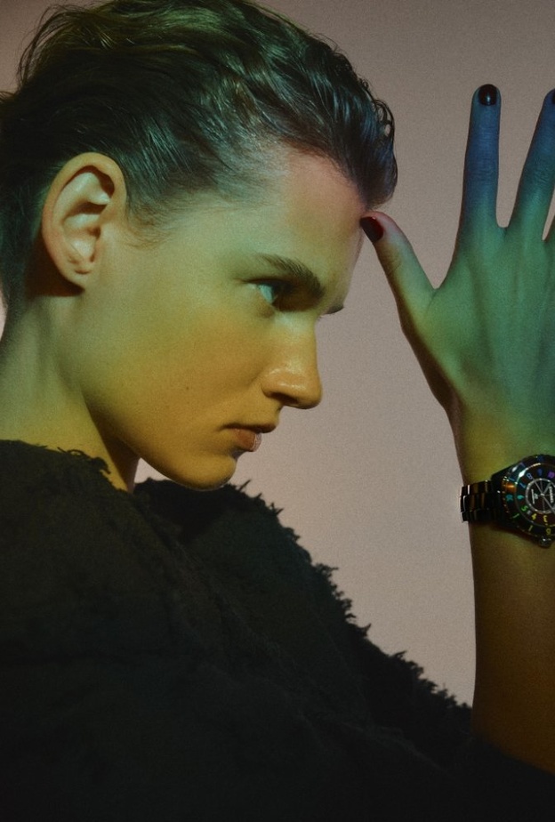 ألوان حيوية ورموز رسومية مستوحاة من ثقافة الإلكترو  في مجموعة ساعات  CHANEL ELECTRO الجديدة