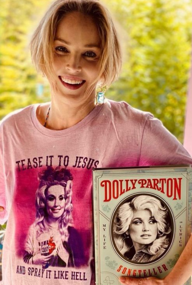 شارون ستون- الصورة من حساب شارون ستون على انستجرام