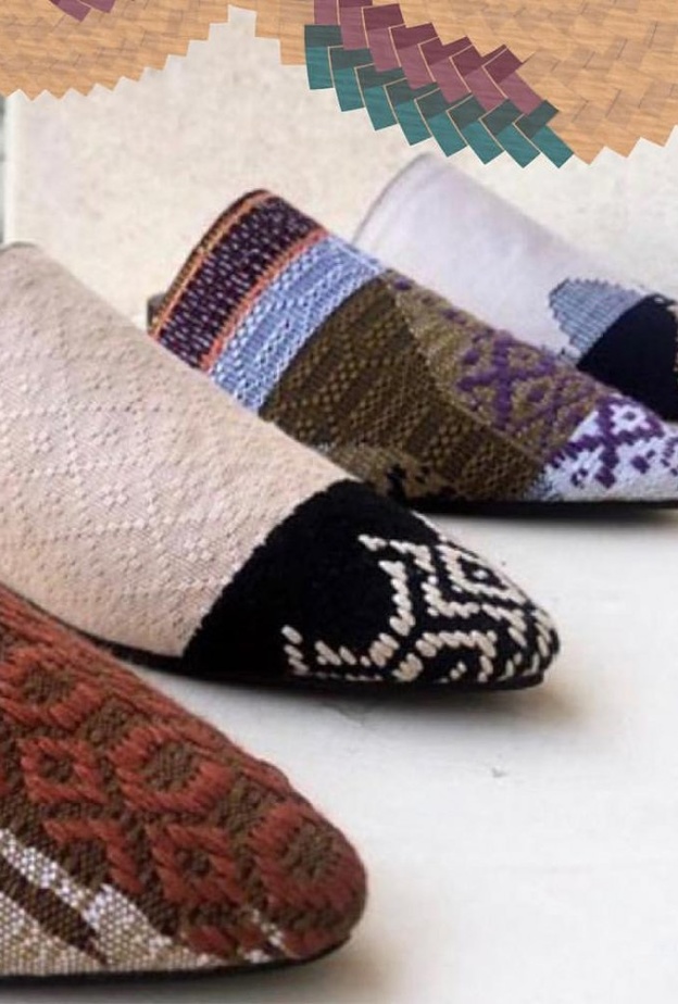 أحذية mules بدرجات ألوان ونقوش مختلفة من علامة Nouf Fetaihi - المصدر حساب انستقرام العلامة 