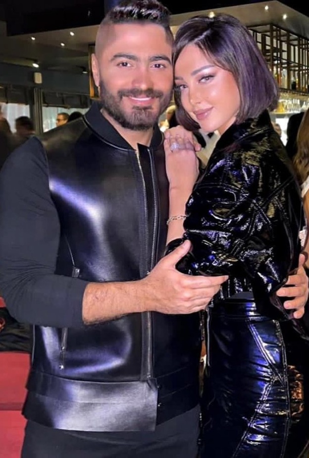 تامر حسني وزوجته