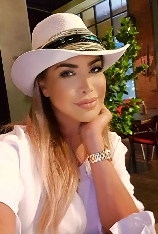  اكسسوارات نوال الزغبي مع القبعات الكاجوال لصيف 2021