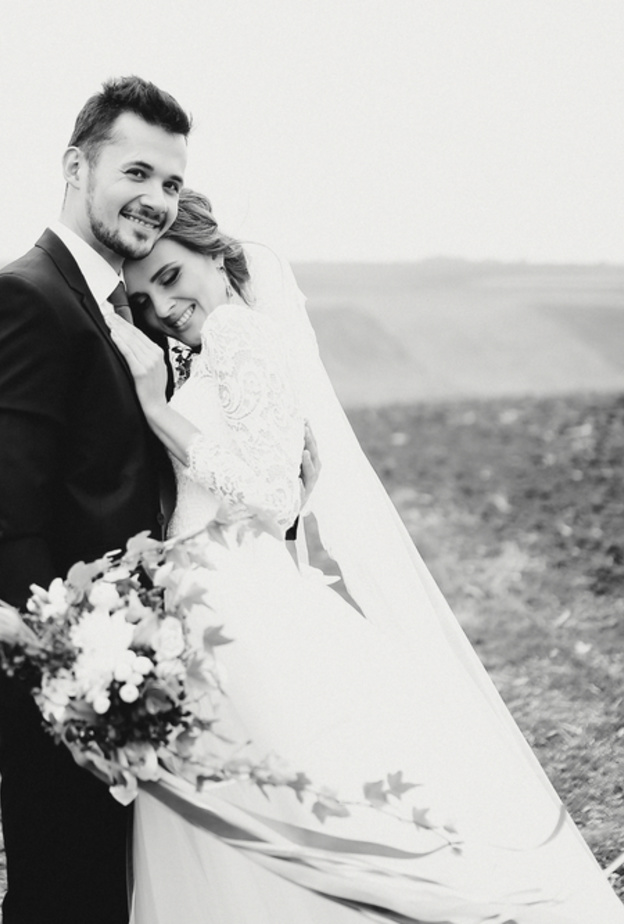 shutterstock_الصورة بالابيض والاسود توحي بالحب