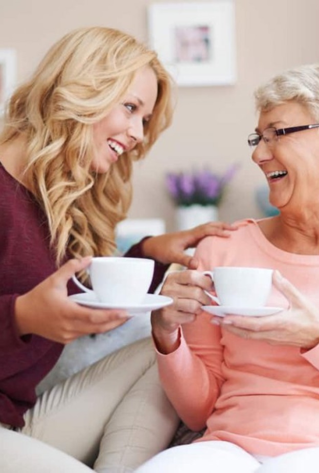 خططي لبعض الأنشطة التي تسمح لزوجك ووالدته بقضاء الوقت بمفرديهما دون وجودك Colin Maynard