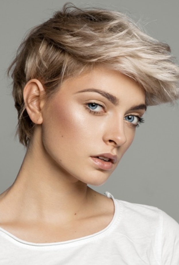  قصات شعر تجعلك تبدين اصغر في السن